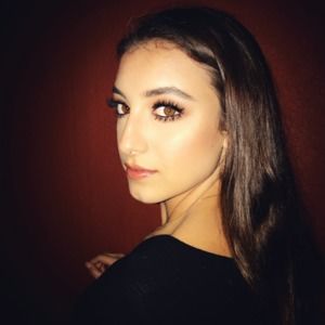 Meet your Posher, Vanessa